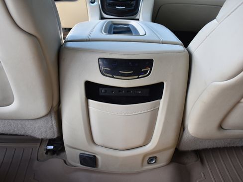 Used 2019 Cadillac Escalade ESV Premium Luxury w/ LPO, Radiant Package image 32