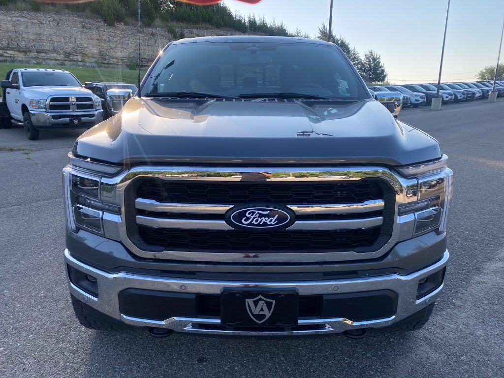 Used 2025 Ford F150 Lariat w/ Equipment Group 501A Mid AWD/4WD image 9