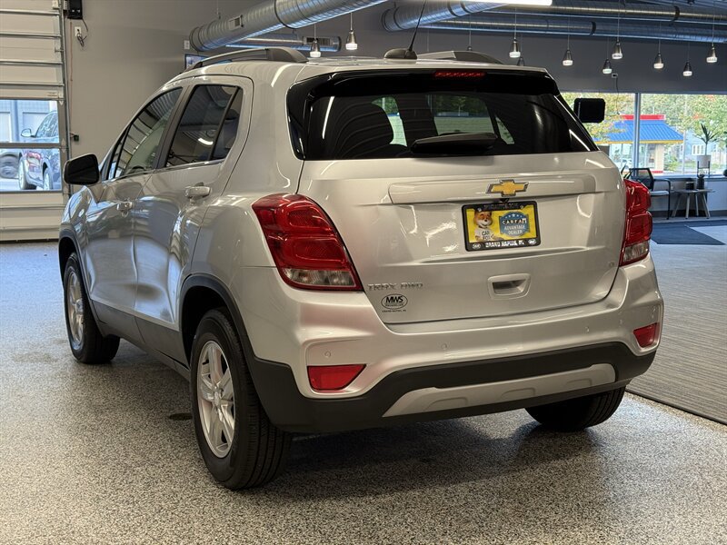 Used 2017 Chevrolet Trax LT w/ Driver Confidence Package AWD/4WD image 5