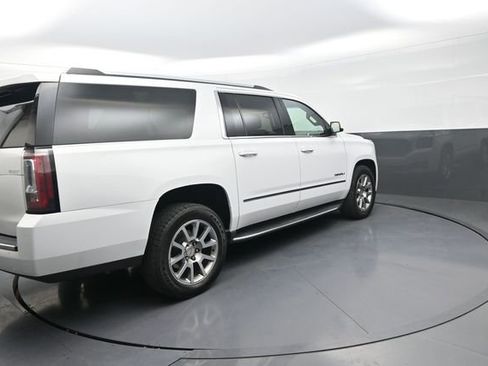 Used 2019 GMC Yukon XL Denali image 9