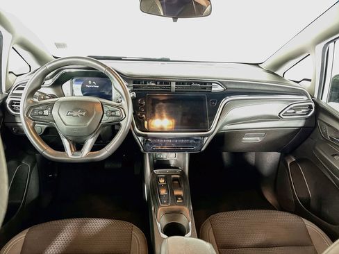 Used 2023 Chevrolet Bolt LT FWD image 12