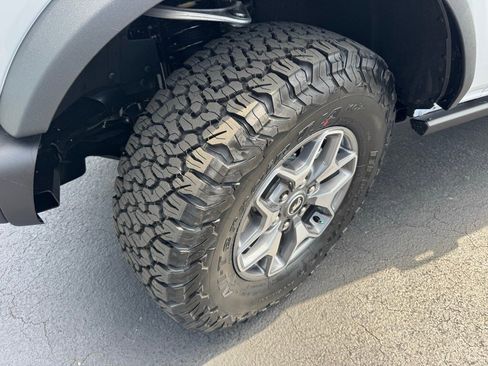 New 2025 Ford Bronco Badlands image 15