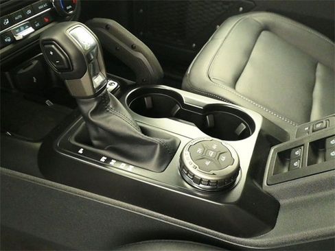 New 2025 Ford Bronco Badlands image 16