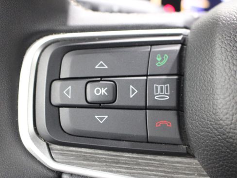 Used 2024 Jeep Wagoneer L Series II w/ Flexible Seating Group AWD/4WD image 12