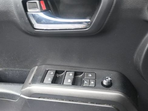 Used 2023 Toyota Tacoma TRD Off-Road w/ Technology Package AWD/4WD image 14