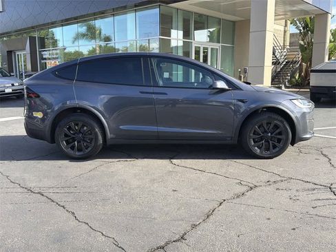 Used 2022 Tesla Model X Plaid image 7