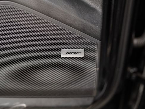 Used 2022 Porsche Cayenne Platinum Edition image 37