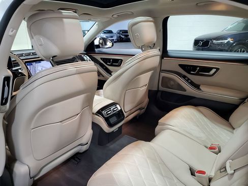 Used 2024 Mercedes-Benz S 580 S 580 image 30