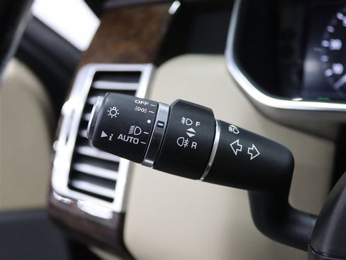 Used 2020 Land Rover Range Rover HSE image 33