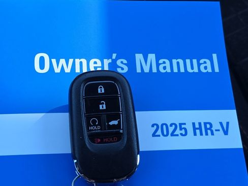 Used 2025 Honda HR-V Sport image 26