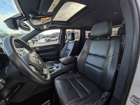 Used 2019 Jeep Grand Cherokee Limited image 14