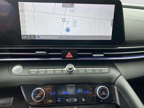 Used 2024 Hyundai Elantra SEL FWD image 13