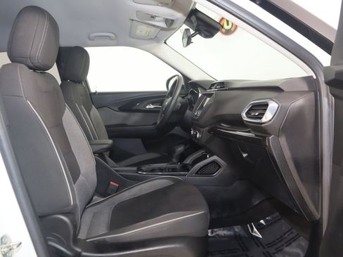 Used 2023 Chevrolet TrailBlazer LT AWD/4WD image 12