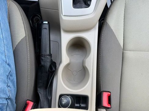 Used 2013 Ford Focus SE FWD image 32