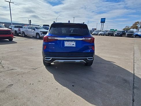 Used 2023 Kia Seltos S w/ Navigation Package image 4