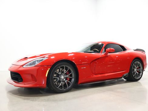 Used 2013 SRT Viper GTS w/ GTS Laguna Interior Pkg image 3