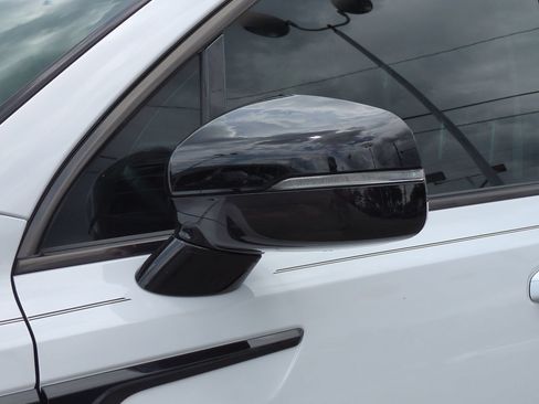 Certified 2023 Kia Sorento SX FWD image 12
