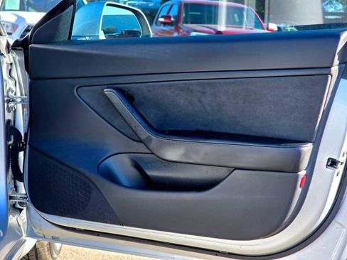 Used 2018 Tesla Model 3 Long Range AWD/4WD image 27