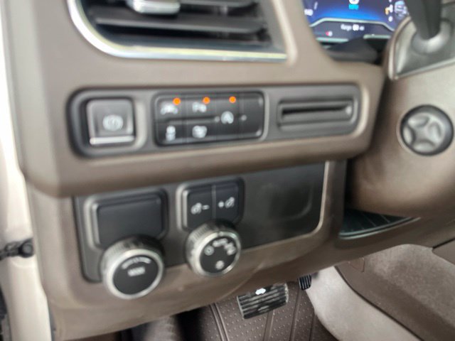 Used 2023 Chevrolet Tahoe LT w/ Luxury Package RWD image 15