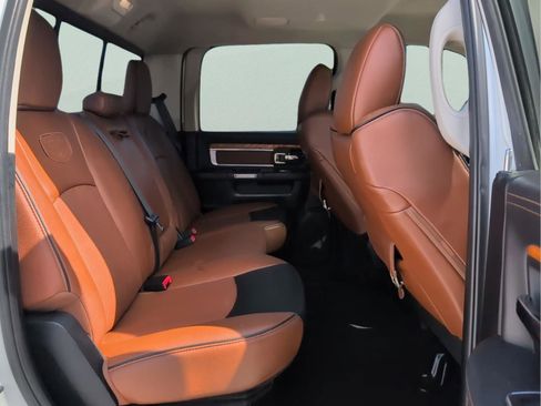 Used 2018 RAM 2500 Longhorn image 32