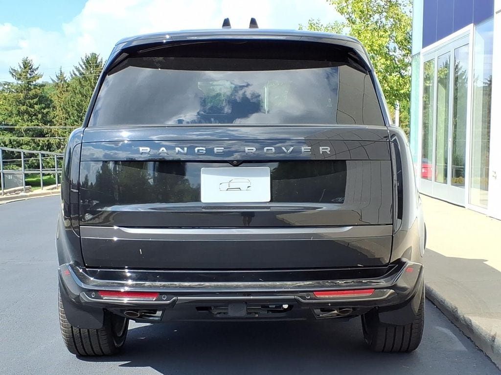 New 2026 Land Rover Range Rover Long Wheelbase SE AWD/4WD image 4
