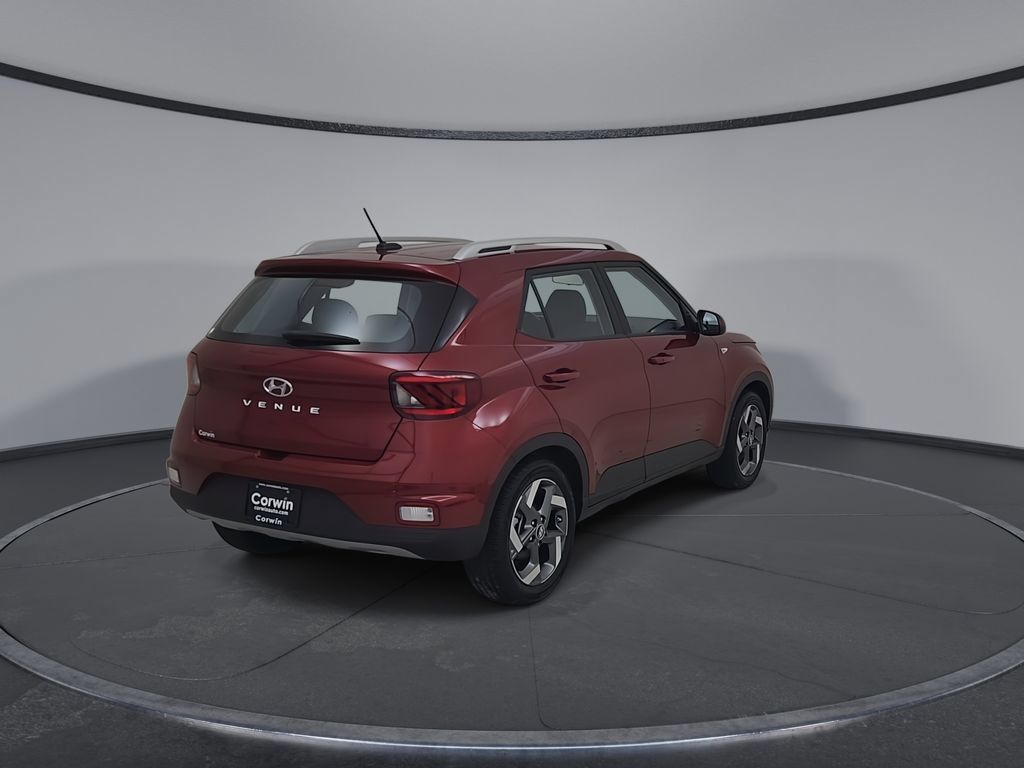 Used 2025 Hyundai Venue SEL FWD image 16
