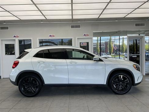 Used 2015 Mercedes-Benz GLA 250 image 4