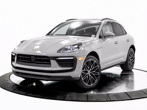 Certified 2025 Porsche Macan image 1