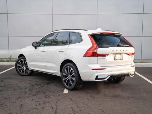Used 2024 Volvo XC60 B5 Plus w/ Protection Package Premier image 3