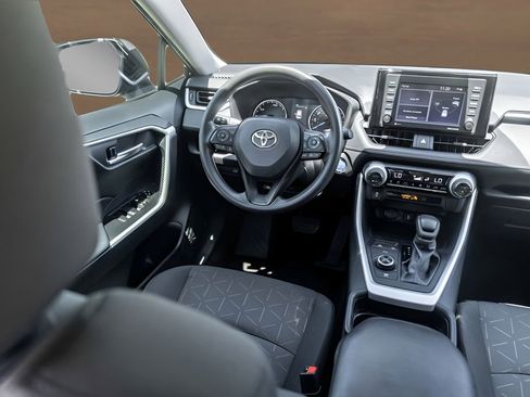 Used 2021 Toyota RAV4 XLE w/ Convenience Package AWD/4WD image 25