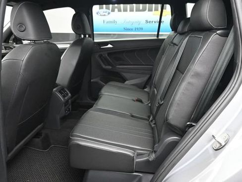 Used 2023 Volkswagen Tiguan SE R-Line FWD image 9