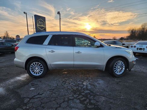 Used 2011 Buick Enclave CXL image 4