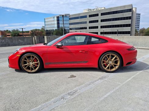 Used 2019 Porsche 911 Carrera T image 2