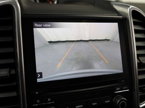 Used 2017 Porsche Cayenne image 34