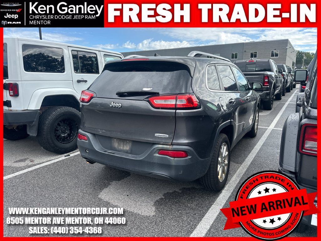 Used 2014 Jeep Cherokee Latitude w/ Cold Weather Group FWD image 10