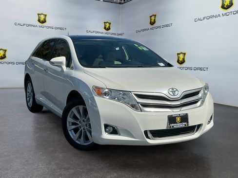 Used 2015 Toyota Venza XLE w/ XLE Premium Package FWD image 3