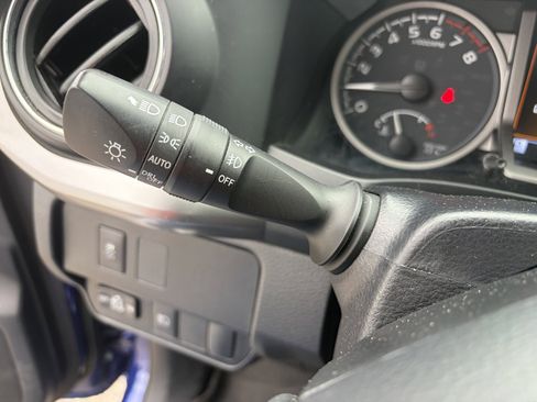 Used 2023 Toyota Tacoma SR5 AWD/4WD image 24