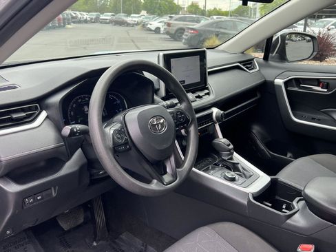 Used 2024 Toyota RAV4 XLE AWD/4WD image 28