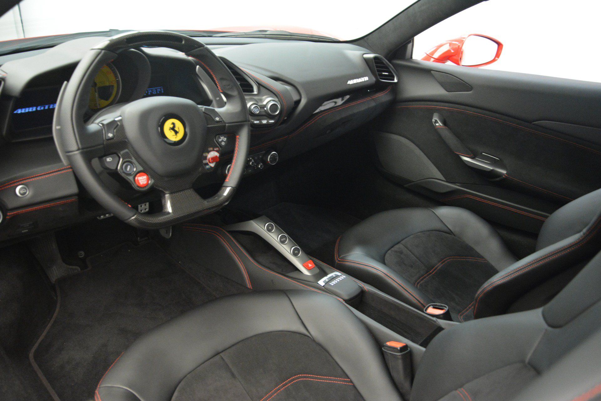 Certified 2018 Ferrari 488 GTB RWD image 13