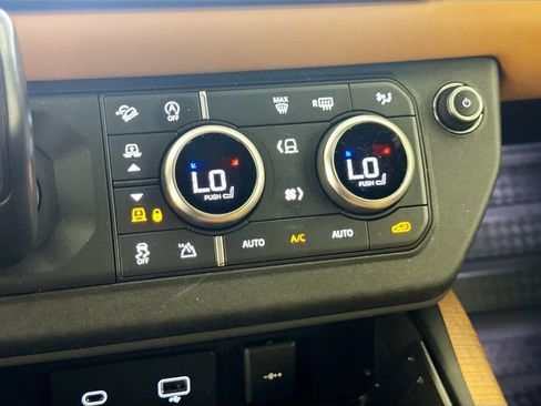 Used 2024 Land Rover Defender 110 X AWD/4WD image 16