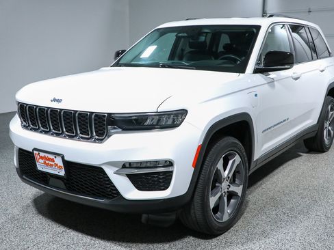 Used 2023 Jeep Grand Cherokee 4WD 4xe image 32