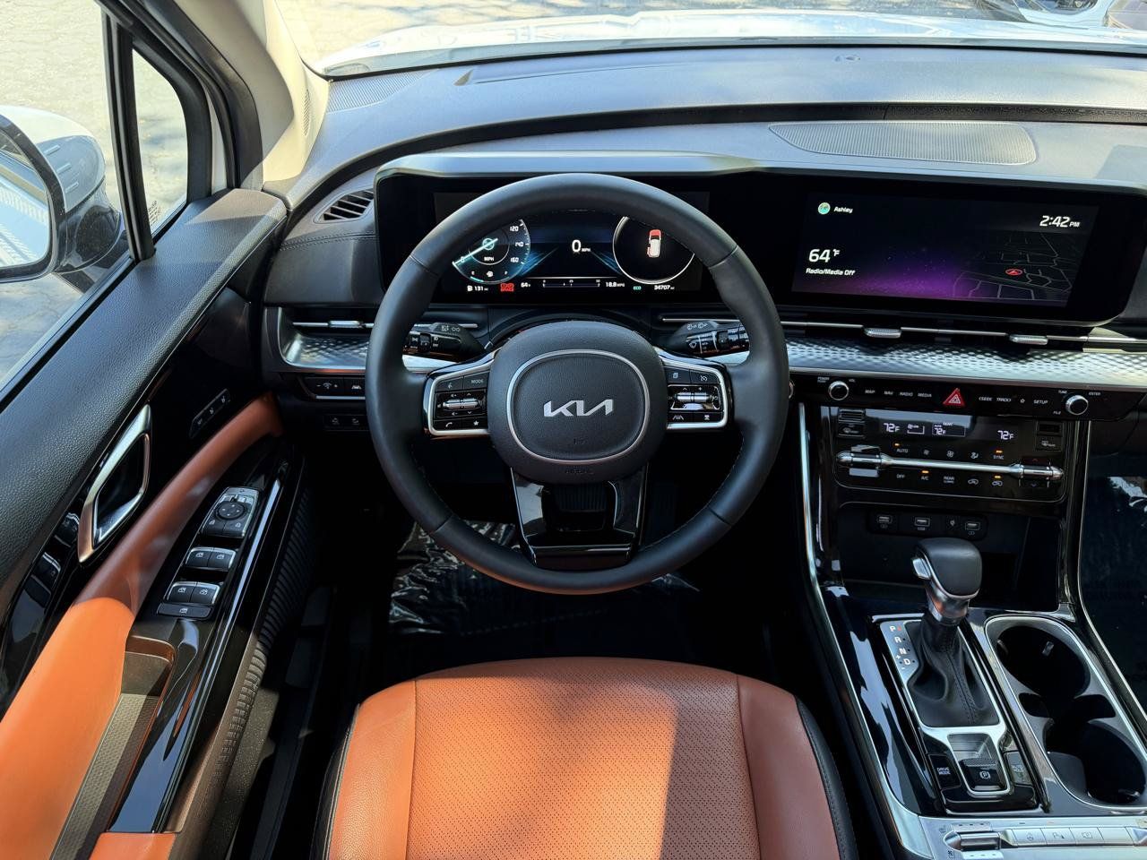 Used 2022 Kia Carnival SX Prestige FWD image 6