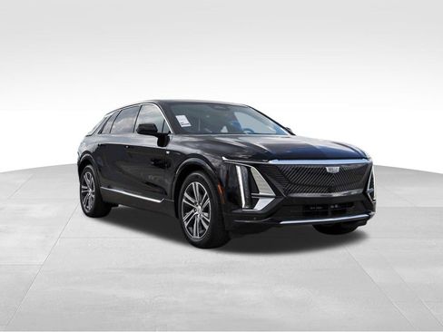 New 2026 Cadillac Lyriq Luxury AWD/4WD image 1