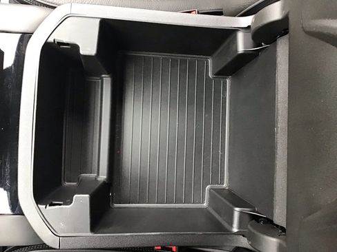 Used 2025 GMC Yukon XL Denali image 43