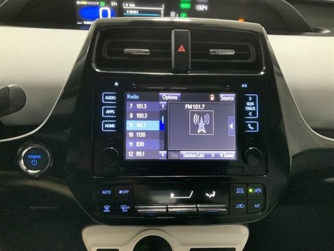 Used 2018 Toyota Prius Three image 23