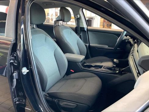 Used 2025 Kia K4 FWD image 20