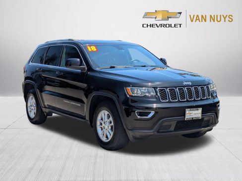 Used 2018 Jeep Grand Cherokee Laredo RWD image 3