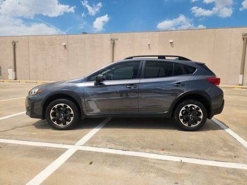 Used 2022 Subaru Crosstrek 2.0i Premium w/ Moonroof Package AWD/4WD image 4