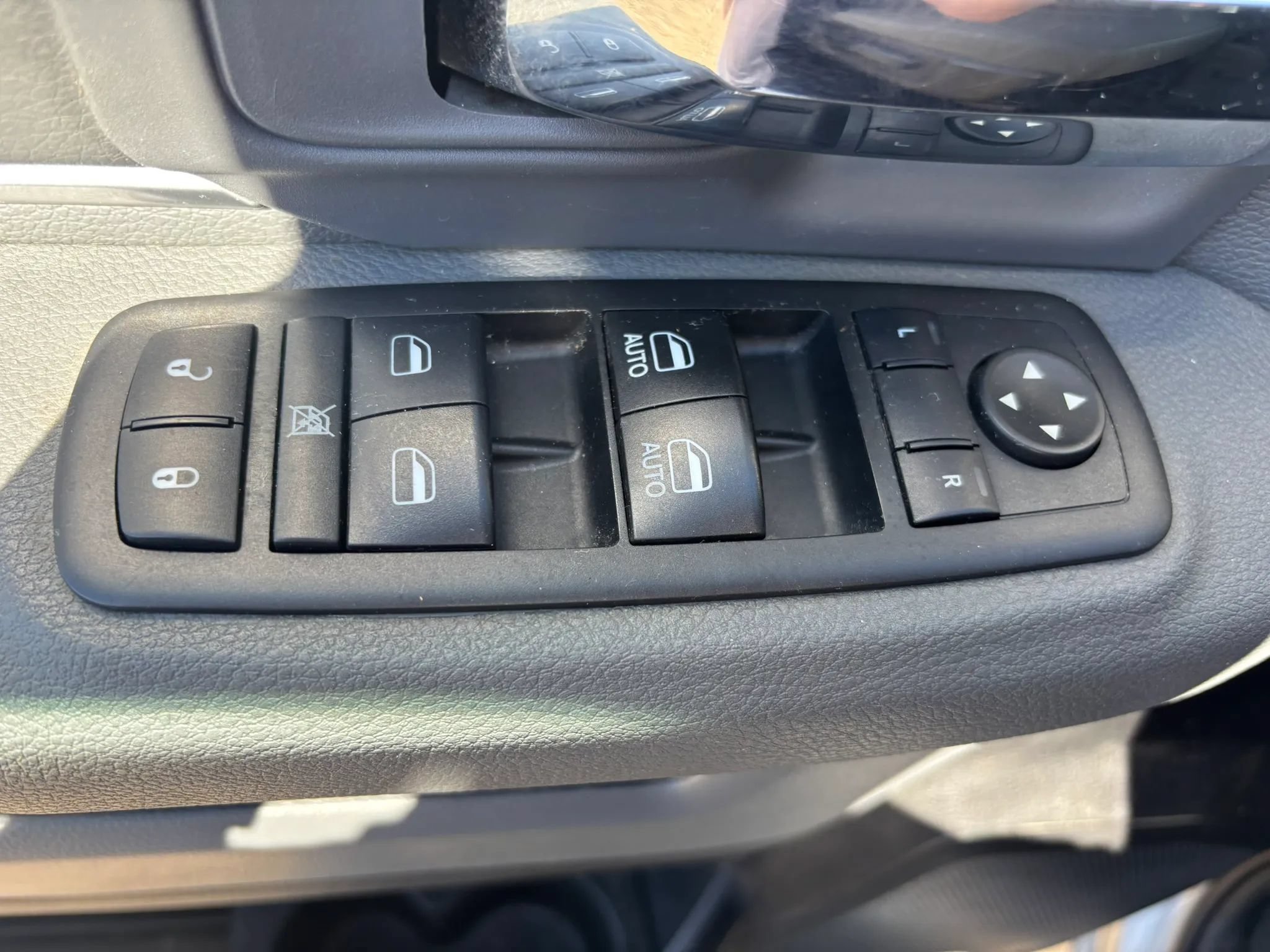 Used 2017 RAM 2500 SLT AWD/4WD image 21