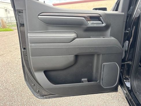 Used 2025 GMC Sierra 1500 SLT RWD image 12